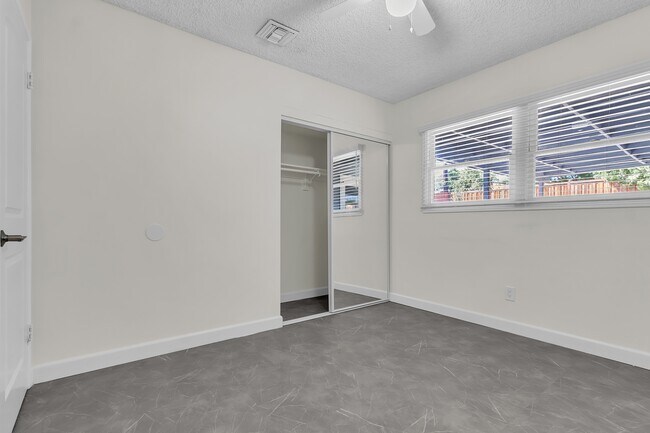 Building Photo - 4824 Benito St