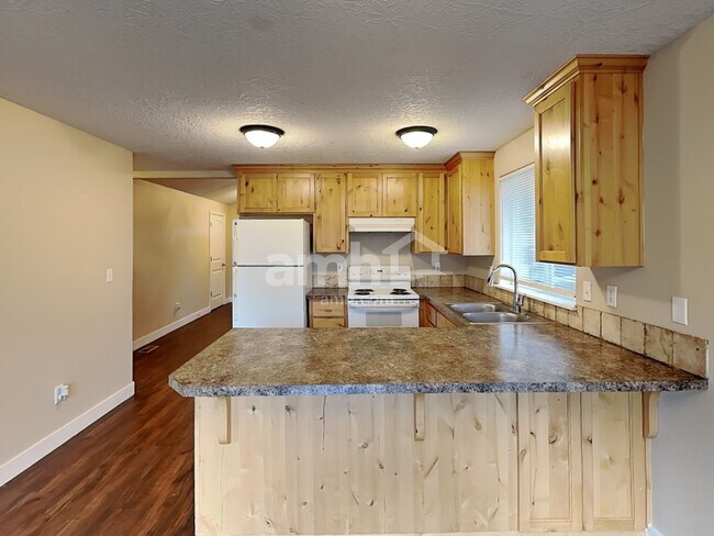 Foto del edificio - 2277 Evergreen Ave NE
