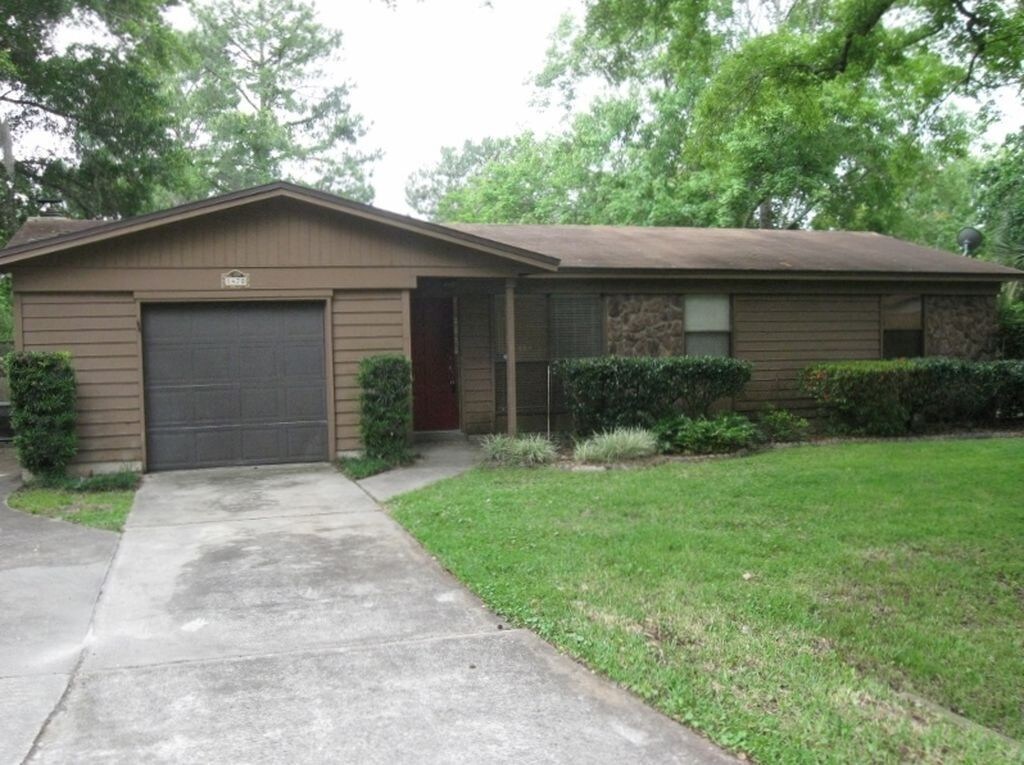 1470 Mandarin Point Ln S, Jacksonville, FL 32223 House Rental in