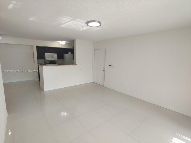 Foto del edificio - 11165 SW 6th St