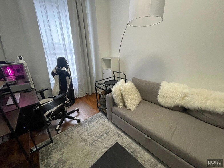 Foto del edificio - 360 W 53rd St