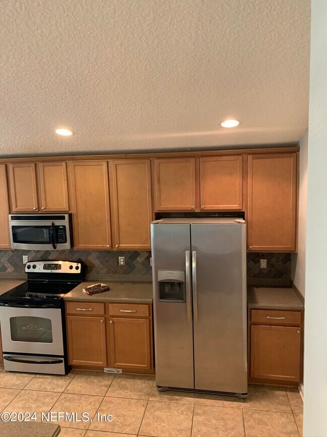 Foto del edificio - 819 Wards Creek Ln