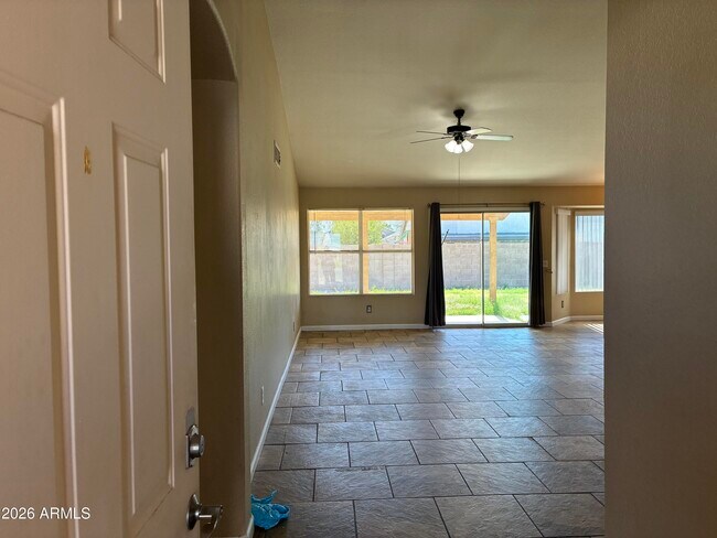 Foto del edificio - 8981 W Maryland Ave