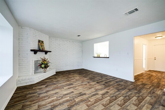 Foto del edificio - 15251 Buckle Ln