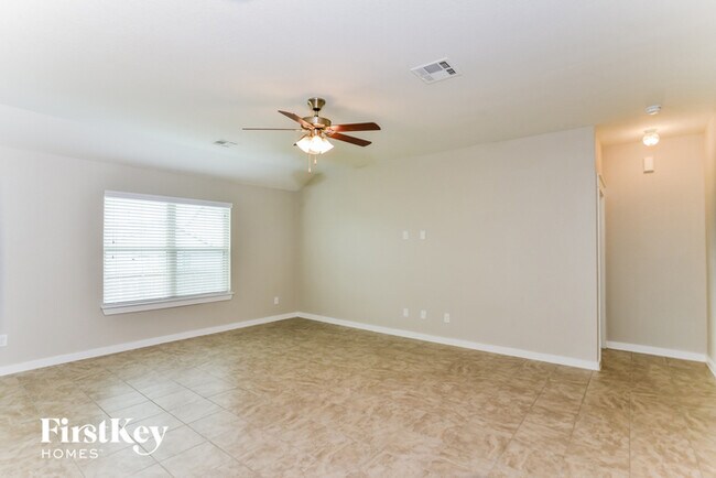 Building Photo - 10518 Rosalina Loop