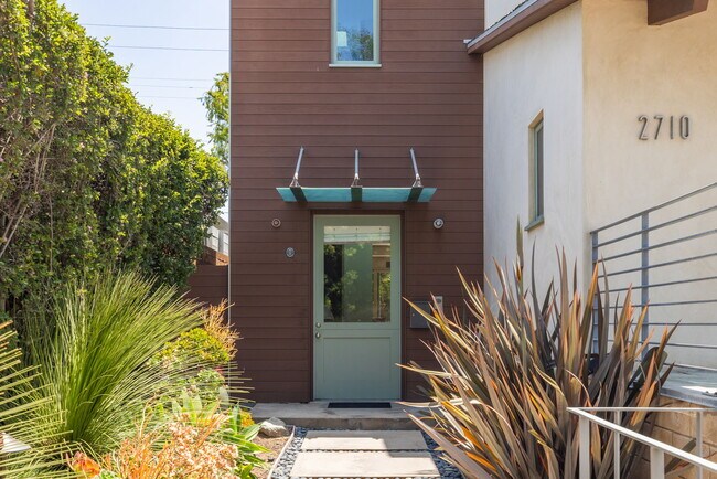 Building Photo - 2710 Pine Ave