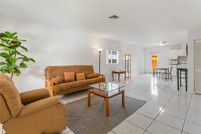 Foto del edificio - 829 NW 57th St
