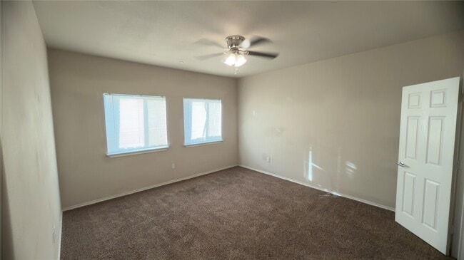 Foto del edificio - 502 E Hazelwood St