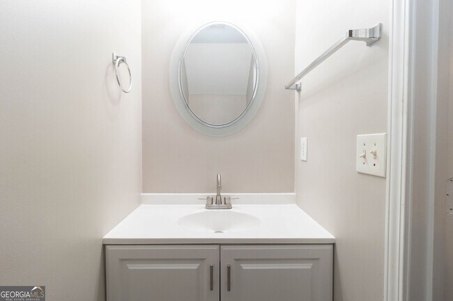 Foto del edificio - 745 Crestwell Cir