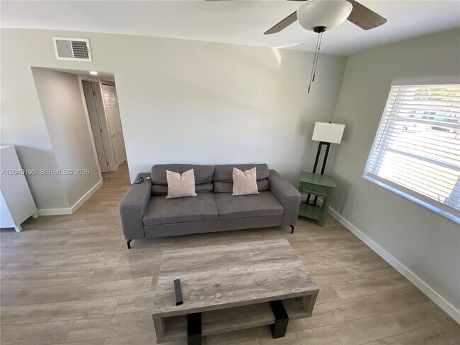 Foto del edificio - 11121 SW 46th St