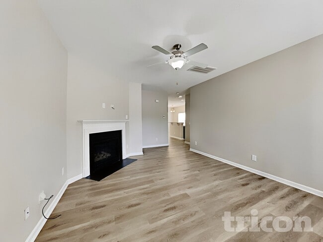 Building Photo - 441 Laurel Leaf Dr