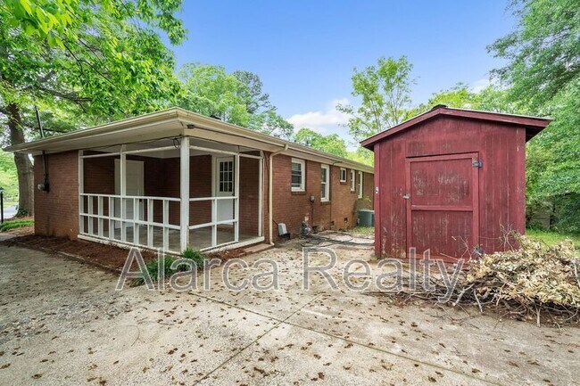 Photo - 3733 Manchester Dr House