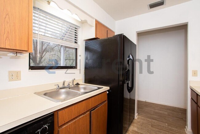 Building Photo - 6722 NW 113th Ln