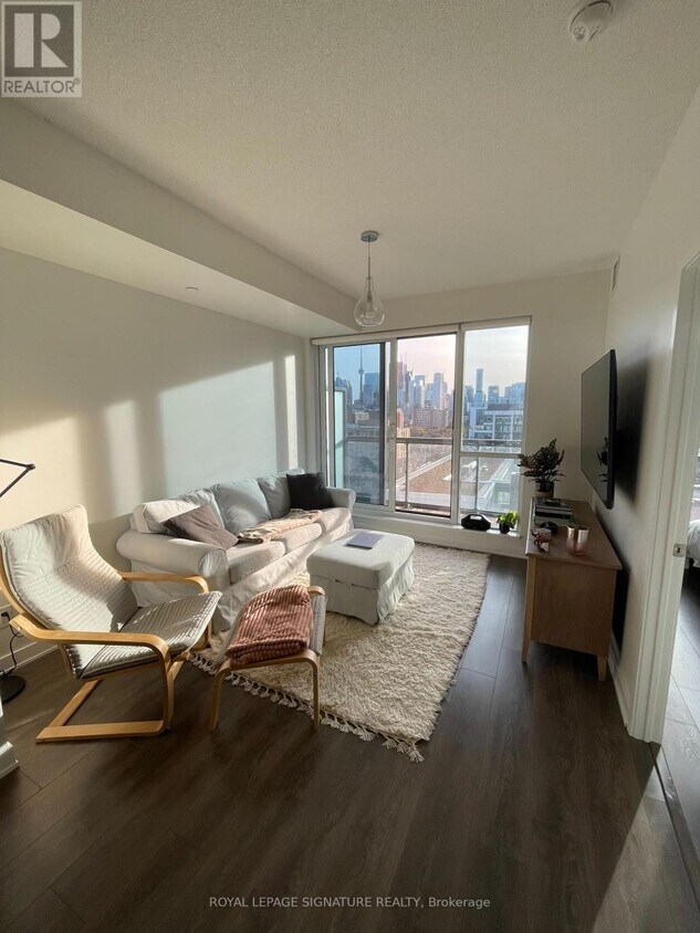 Photo principale - 55-1555 Regent Park Blvd