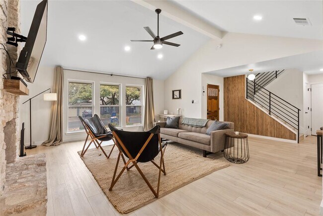 Building Photo - 1703 Kimmerling Ln