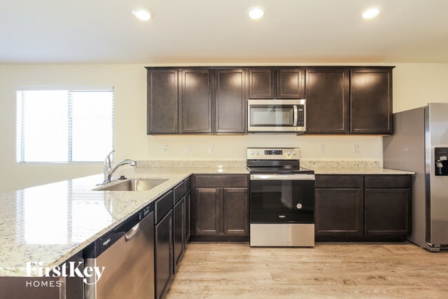 Building Photo - 8666 S 258th Dr