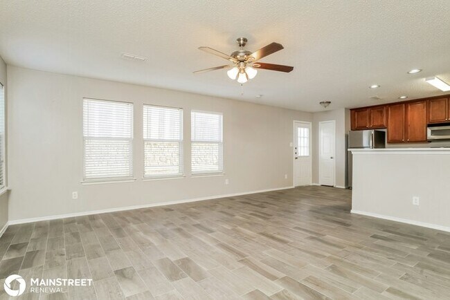Foto del edificio - 7945 Meadow View Trail, Fort Worth, TX 76120