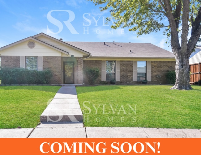 Enjoy living the good life in this 3 bedroom, 2 bathroom brick home - Enjoy living the good life in this 3 bedroom, 2 bathroom brick home