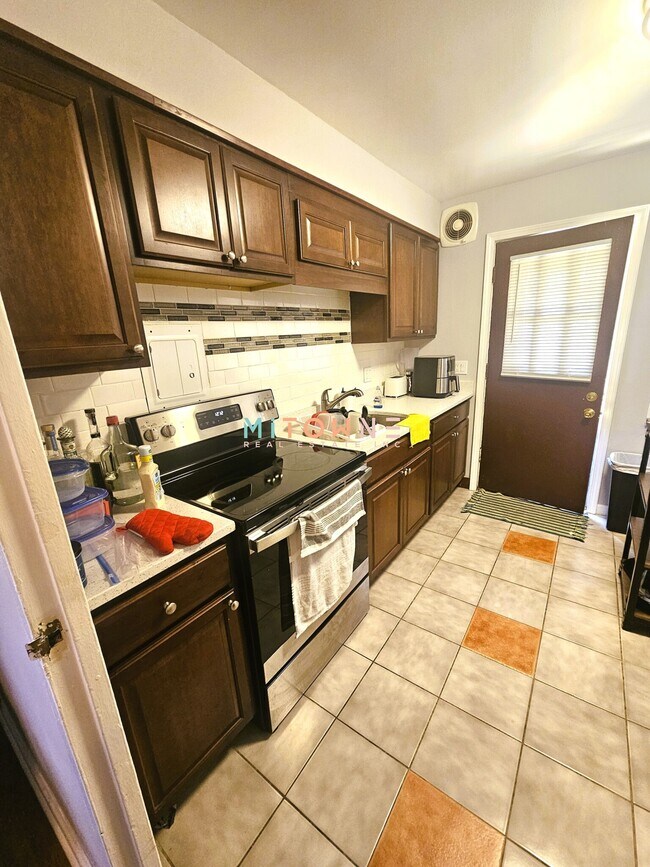 Foto del edificio - 2107 W Farragut Ave