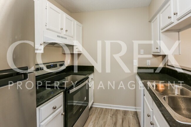 Building Photo - Nice Home in Brandon with Privacy Fenced Yard