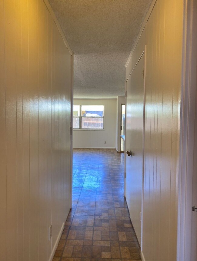 Foto del edificio - 3/1 | 2 car carport | $2,100.00 | avail 7/...