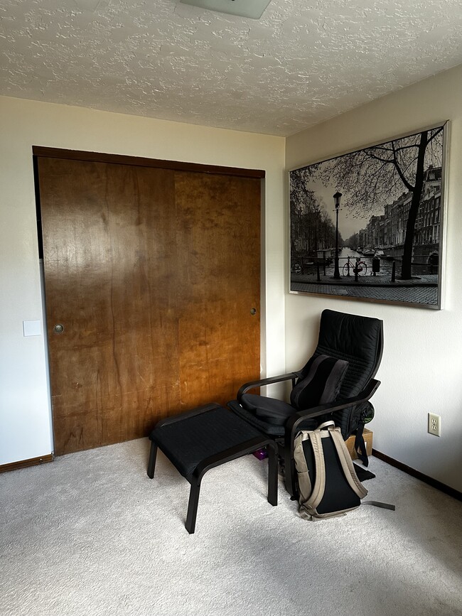 Foto del edificio - 337 NW Bailey Ave