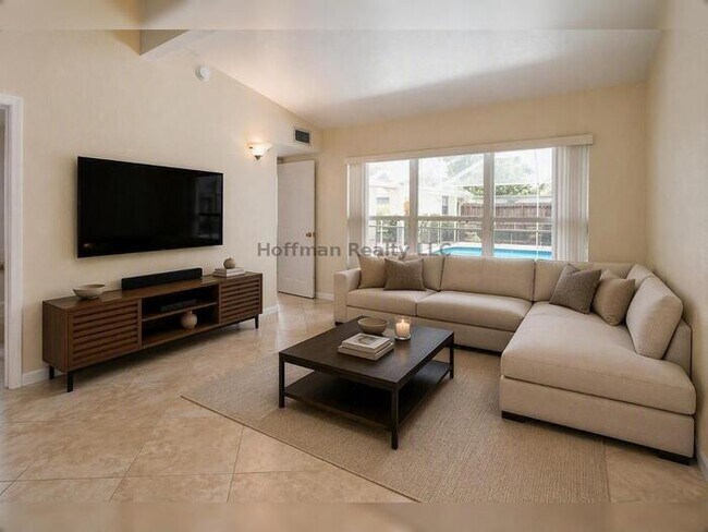 Building Photo - 3-Bed, 2-Bath, Pool Home in Original Carrollwood