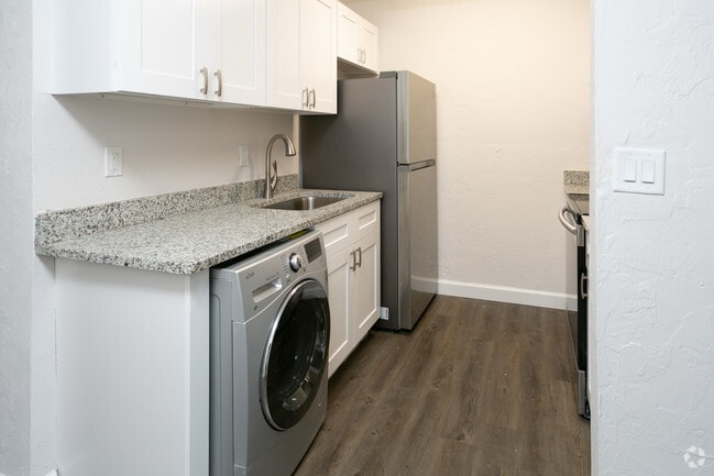 2BR-1BA Kitchen - Addison Lane