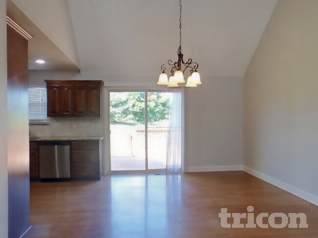 Foto del edificio - 18404 Rock Ridge N