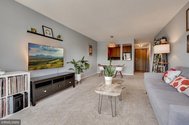 Foto del edificio - 720 3rd Ave NE