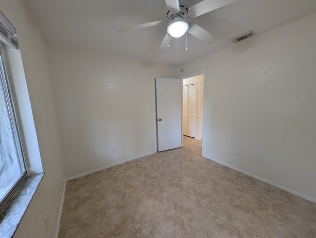 Building Photo - 52 Saint Johanna Dr