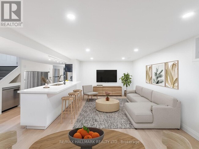 Building Photo - 588 Victoria Park Ave