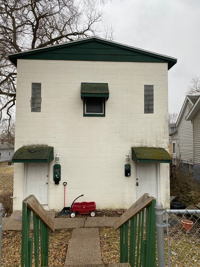Building Photo - GEN413