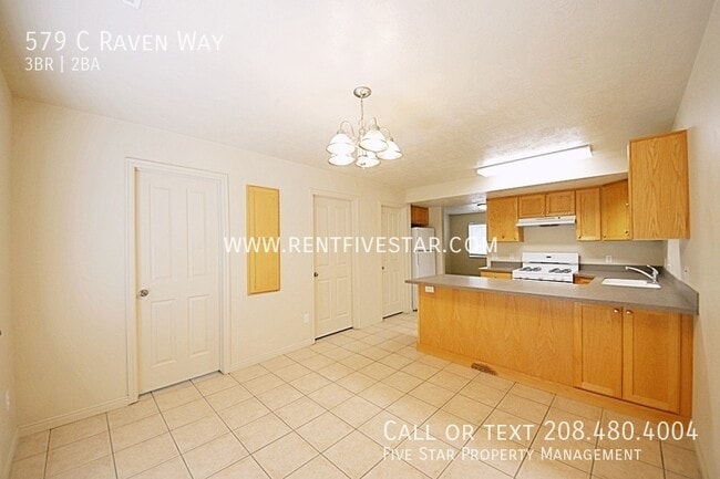 Building Photo - 579 Raven Way