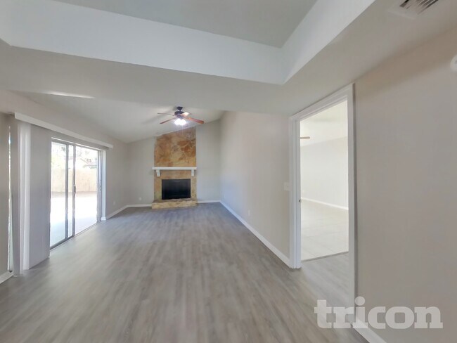 Building Photo - 603 Ephrata Dr