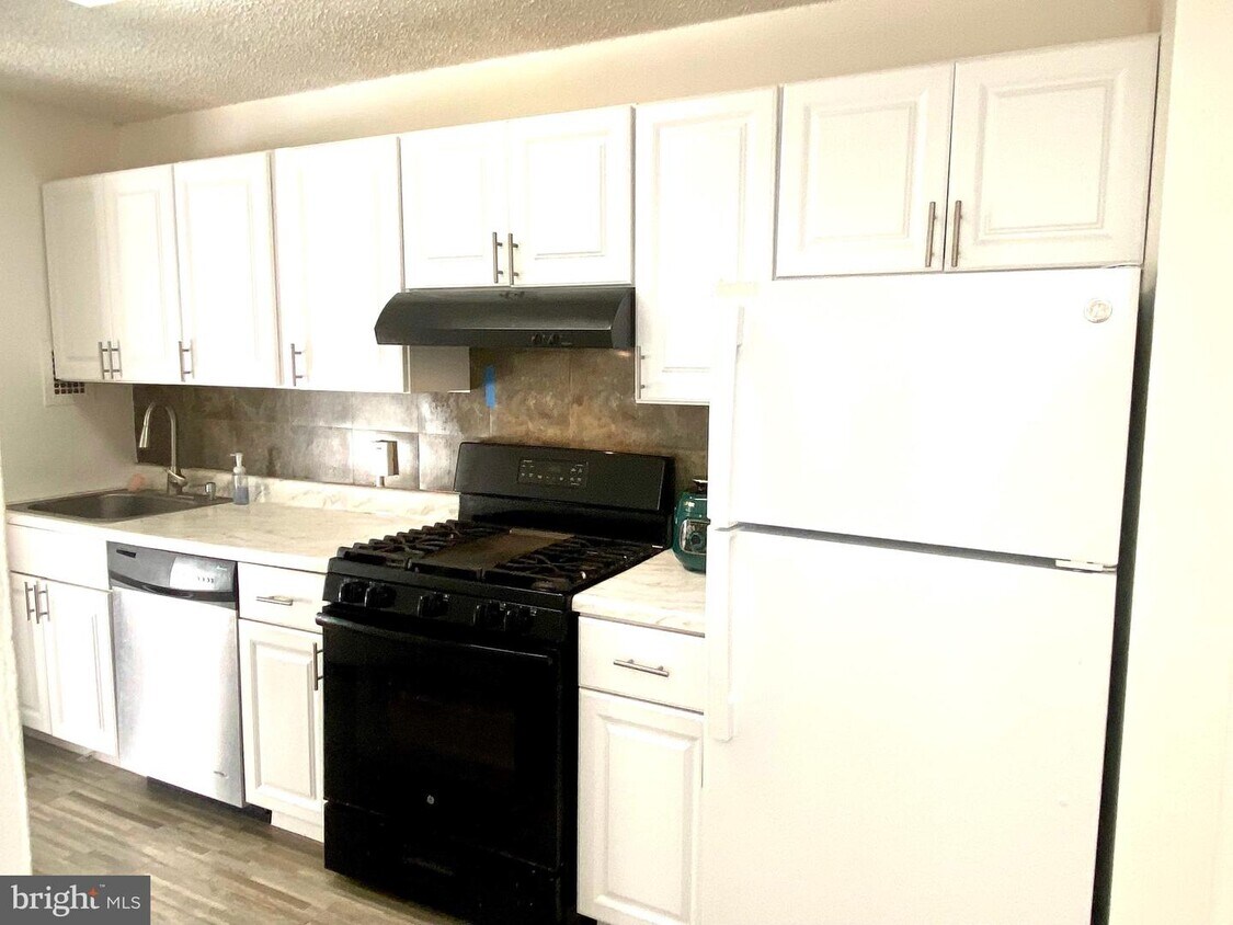 Foto principal - 1030 Lancaster Ave