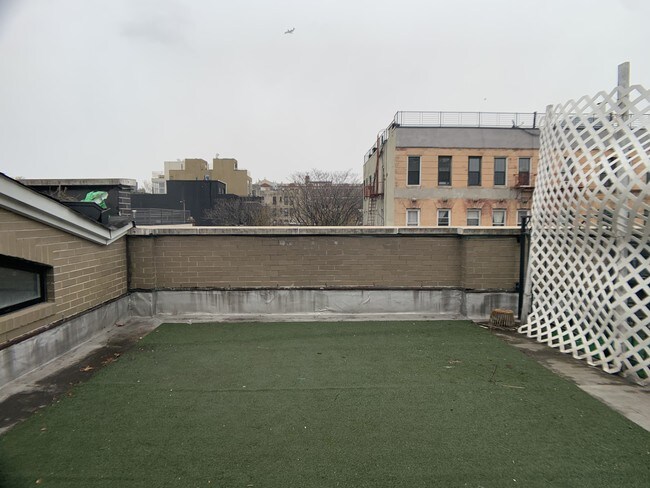 Foto del edificio - 186 Scholes St