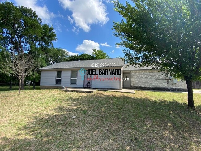 Building Photo - Available August 9: 3 Bedroom, 2 Bath Stan...
