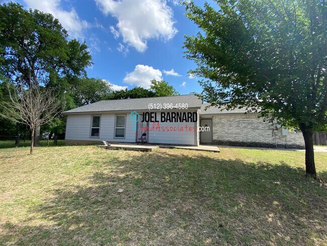 Foto del edificio - Available January 10: 3 Bedroom, 2 Bath Stand Alone Home