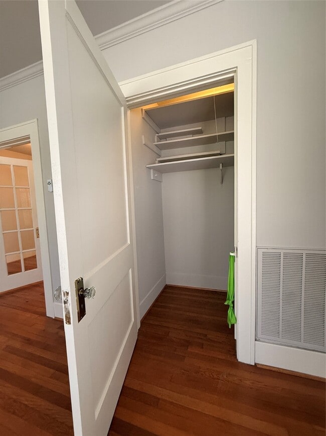 Building Photo - 1201 W Gray St