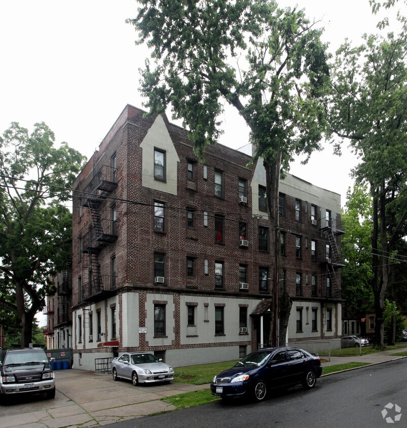 Foto principal - 158-16 Sanford Ave