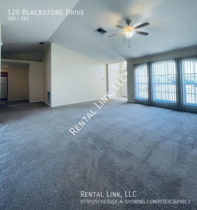 Foto del edificio - 120 Blackstone Dr
