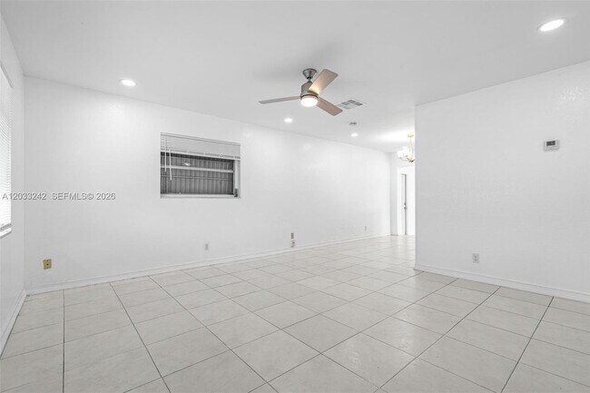 Foto del edificio - 7505 NW 58th St