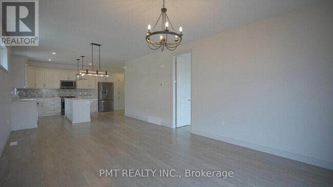 Building Photo - 89 Sanders Crescent