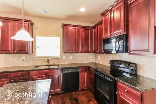 Building Photo - 2752 Huntcliff Drive