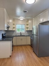 Building Photo - 1910 Latham St