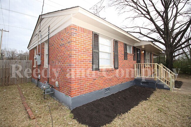 Building Photo - 3568 Venable Rd