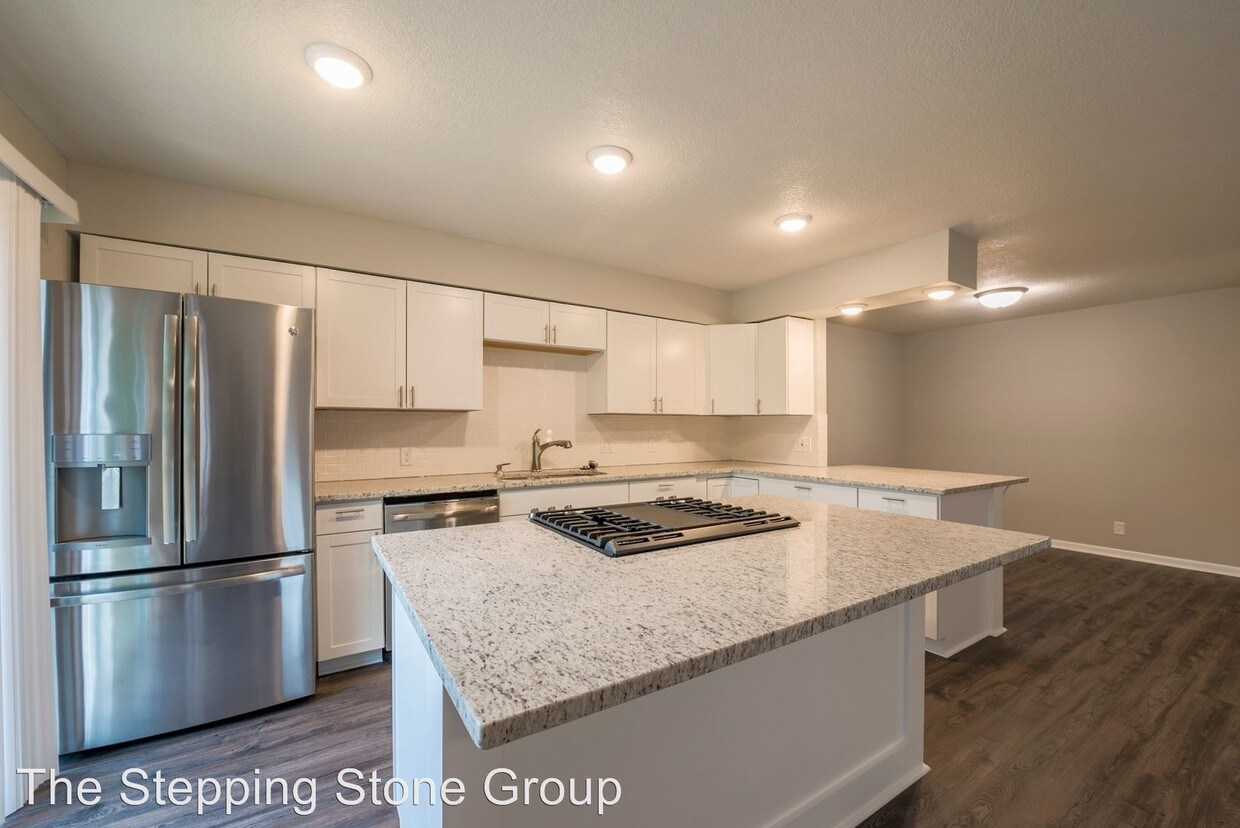 5590 Timber Ln, Excelsior, MN 55331 Room for Rent in Excelsior, MN