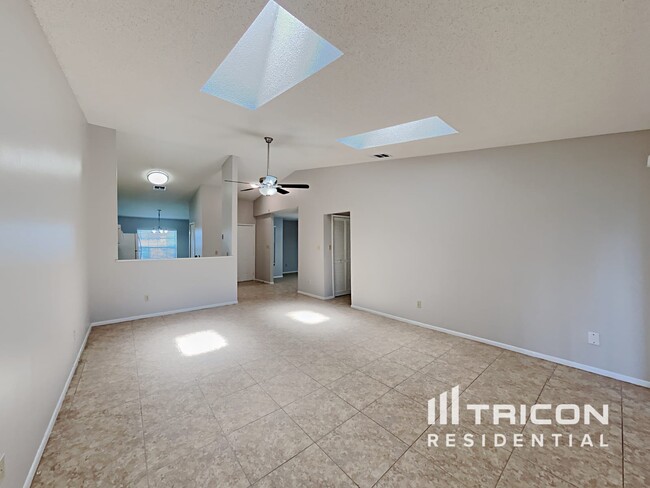 Foto del edificio - 1018 Olliff Way