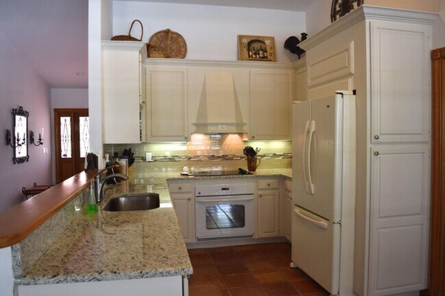 Foto del edificio - 103 Olympus Cir